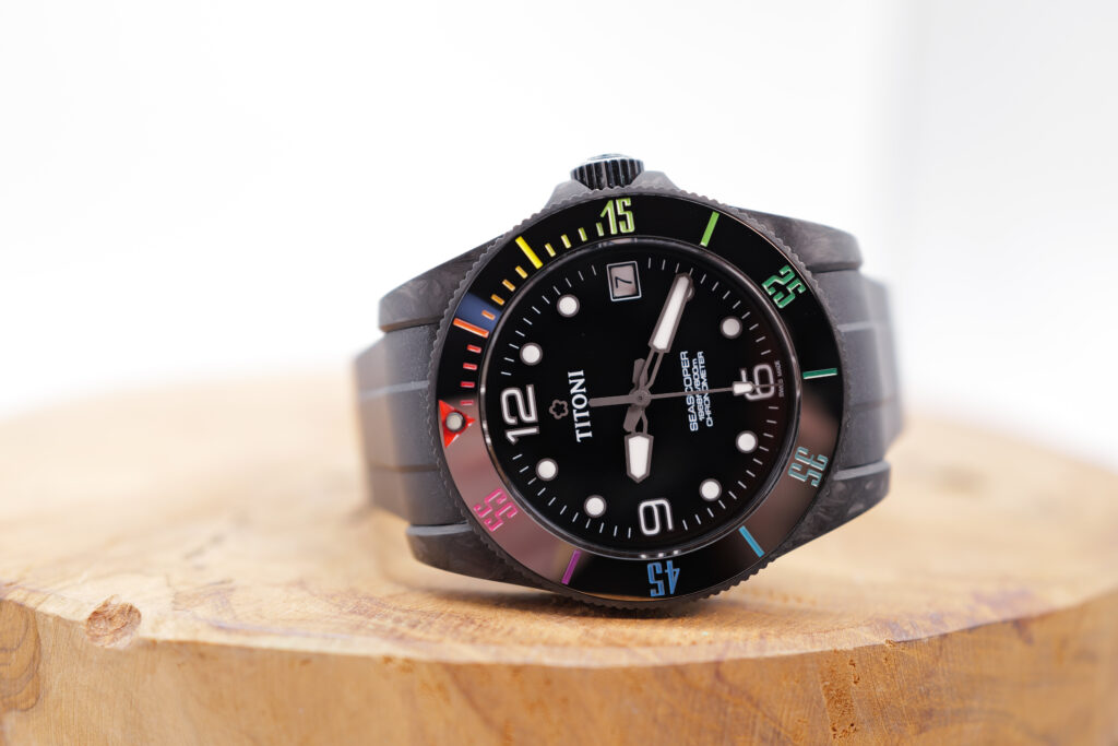 Seascoper 600 (83600 C-RA-256) der Marke Titoni