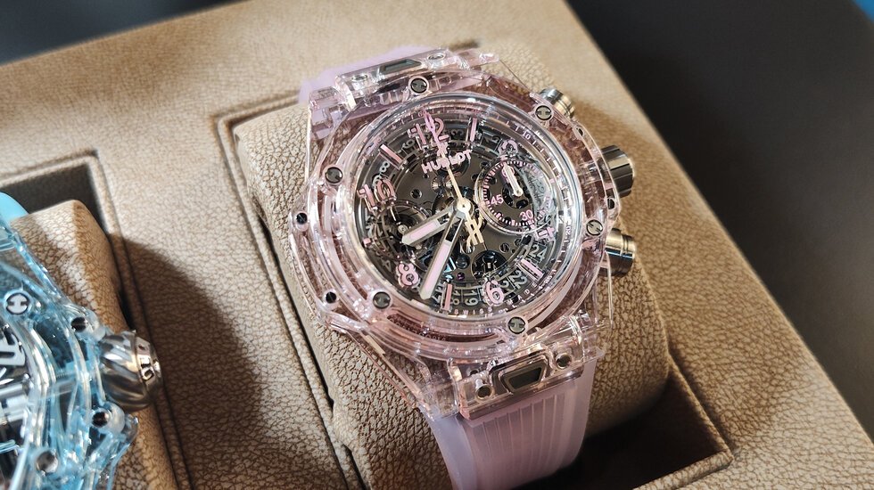 Hublot Uhr mit rosafarbenem Saphirglasgehäuse